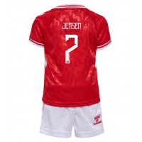 Camiseta Dinamarca Mathias Jensen #7 Primera Equipación Replica Eurocopa 2024 para niños mangas cortas (+ Pantalones cortos)